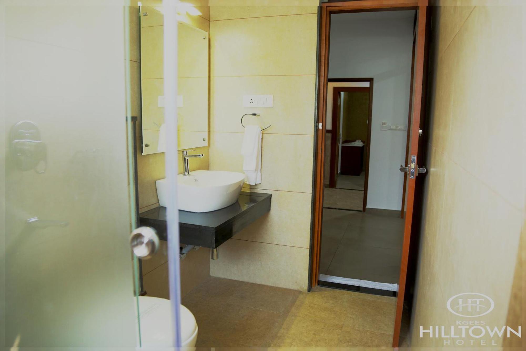 Kgees - Hill Town Hotel Kattappana Dış mekan fotoğraf